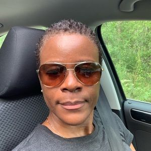 Meet your Posher, Lorna